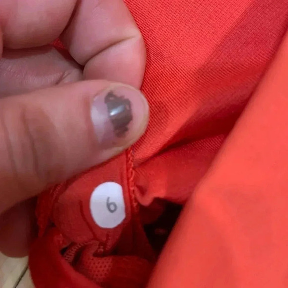 Lululemon Wrap It Up Tank Alarming | size 6 - Picture 6 of 6